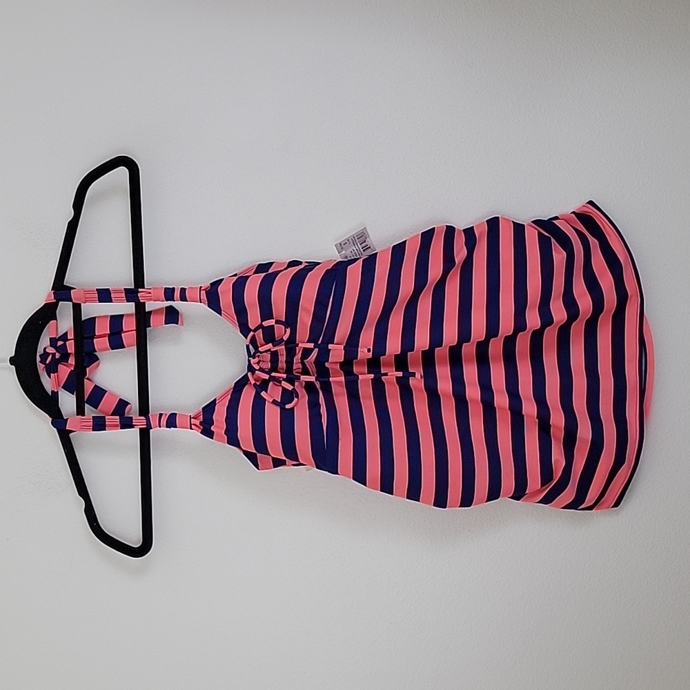 Beach Bump by Motherhood Maternity Peach & Navy Tankini Swim (Top Only) S